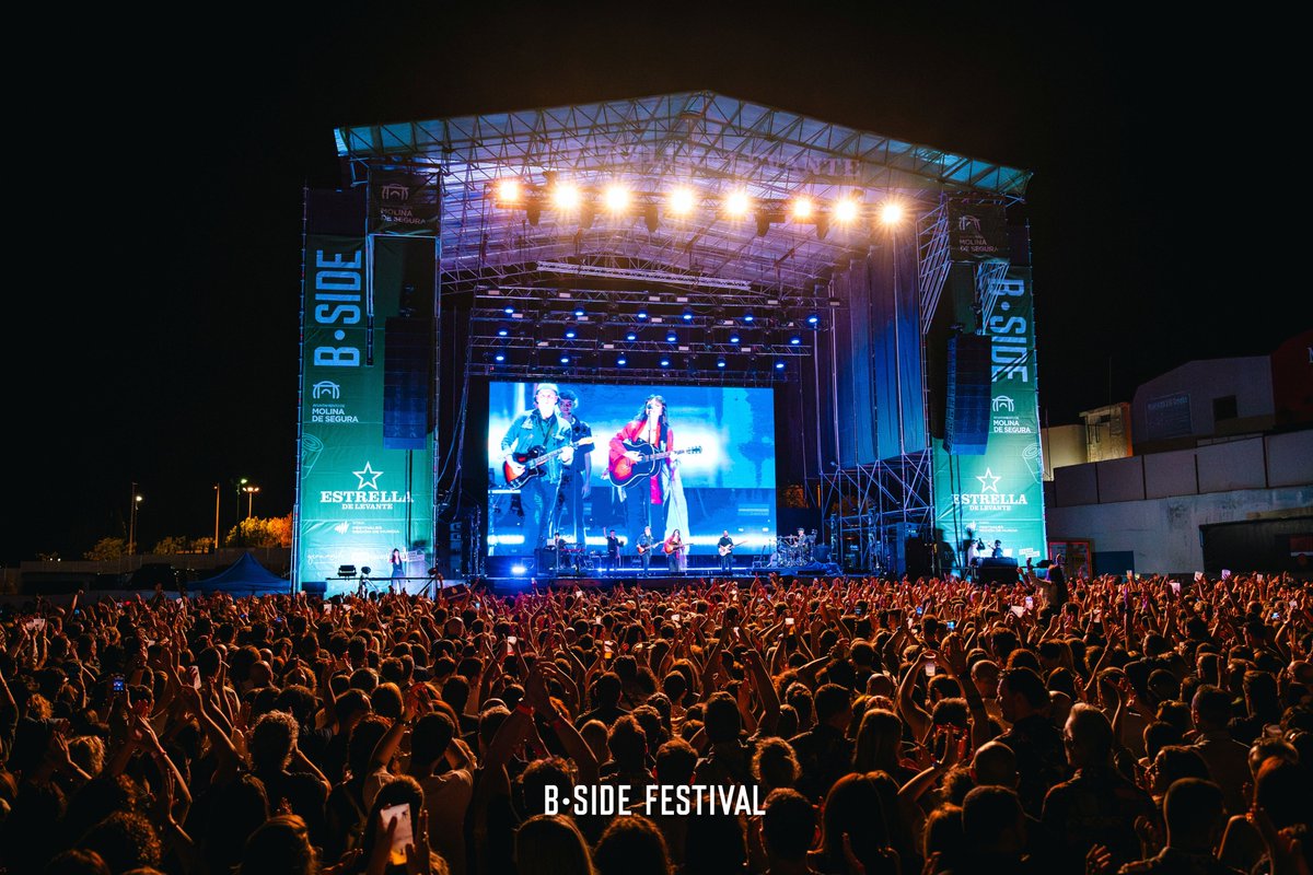 🎸 <a href="/B_SideFestival/">B-Side Festival</a>, una XIX edición para el recuerdo.

🎤 #MolinadeSegura recibió más de 6.000 asistentes que vivieron con entusiasmo grandes directos como la actuación interpretada de <a href="/amaraloficial/">Amaral</a> que fue la más esperada de la noche.

portal.molinadesegura.es/b-side-festiva…