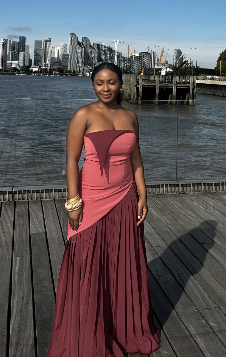 just_oyinda's tweet image. This two ways styled dress designed by me 🔥