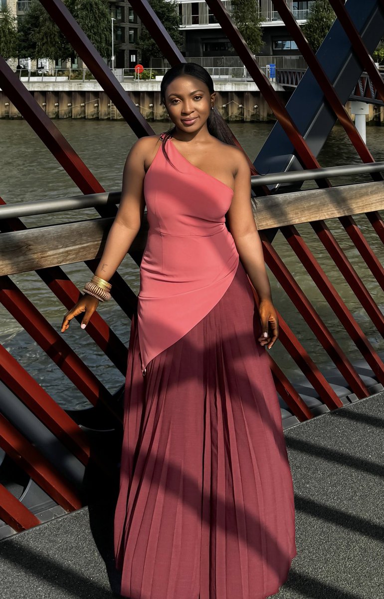 just_oyinda's tweet image. This two ways styled dress designed by me 🔥