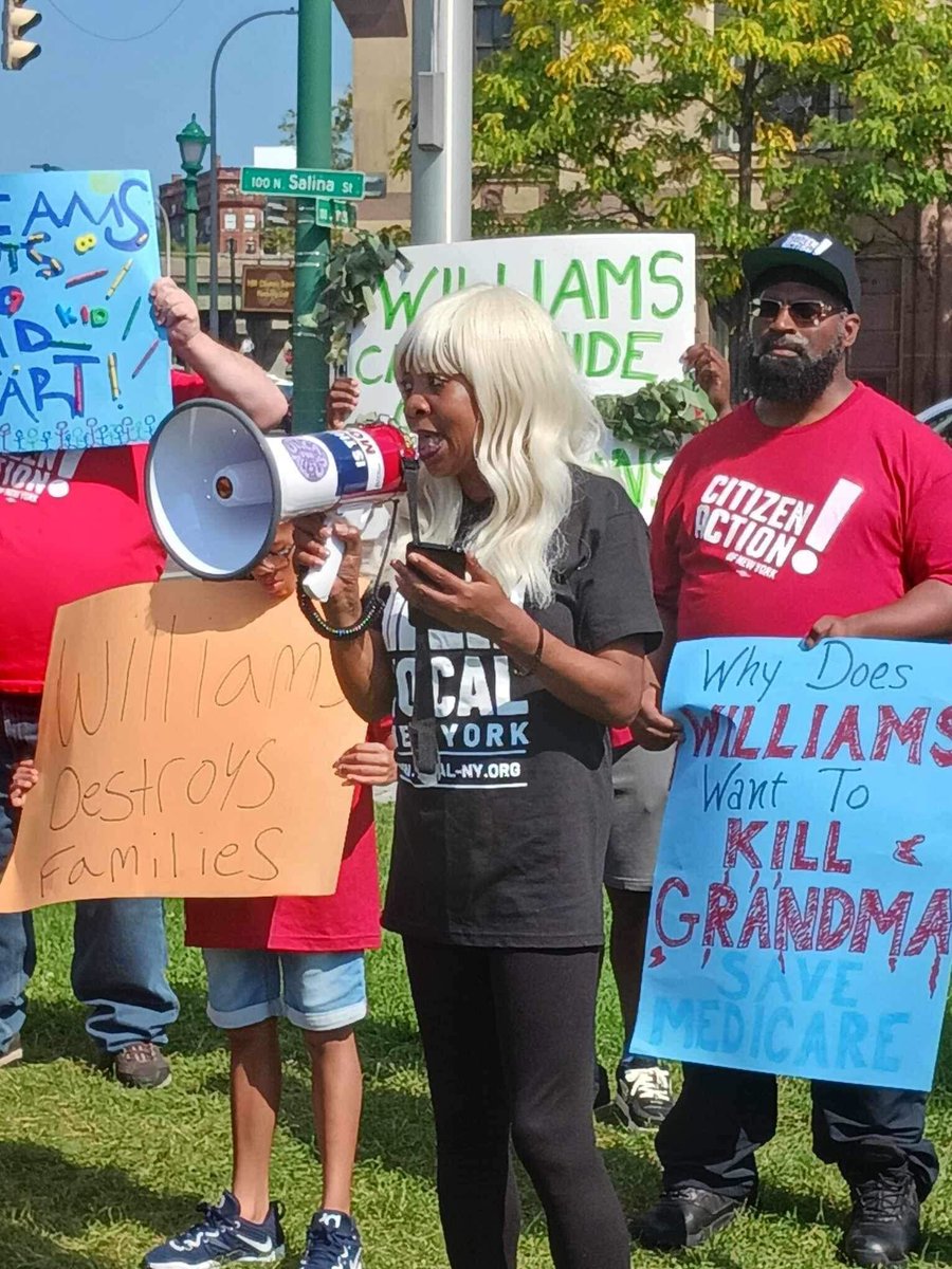VOCAL_Action's tweet photo. This Saturday, we are joined Syracuse organizations and local leaders to call out @RepWilliams for doing nothing to solve our city’s affordable housing &amp; homeless crisis, and  the need for investment into healthcare and community needs.

#HousingIsHealthcare #NoMoreDrugWar https://t.co/MTEG5KAEoq