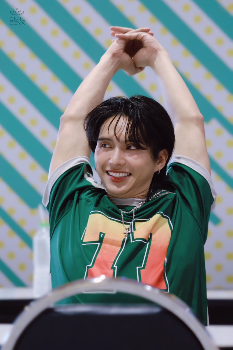 _smilezyx's tweet photo. หล่อมากกกกก

240915 | #PRIMETIME_TimeToLove_Fansign
#Ken2PrimeTime #PRIMETIMEth https://t.co/Y1RMZrfGxJ