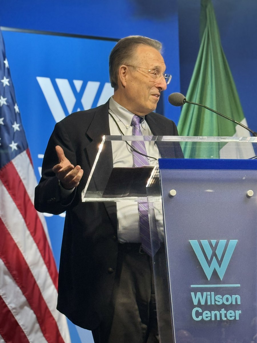 MexicoProgram's tweet photo. 🟢| The Mexico Institute held a conference to discuss Mexico’s constitutional reforms and their potential implications to the US-Mexico bilateral relationship. 🇲🇽🇺🇸

Experts, academics, former officials, and analysts delved into the substance and implications of Mexico’s recently approved judicial reform, the electoral reform, the autonomous agencies reform, and other economic reforms that could impact the US-Mexico bilateral relationship.

We are truly grateful to all the panelists that joined us for this event.

🗣️ @jshm00, @JRCossio, @LCUgalde, @CarlosRamirezF, @CiroMurayamaMx, @lorenzocordovav, @Viri_Rios, @BlancaHerediaR, @JanaPalacios, @GHLicona, @lilaabed and @EAnthonyWayne.