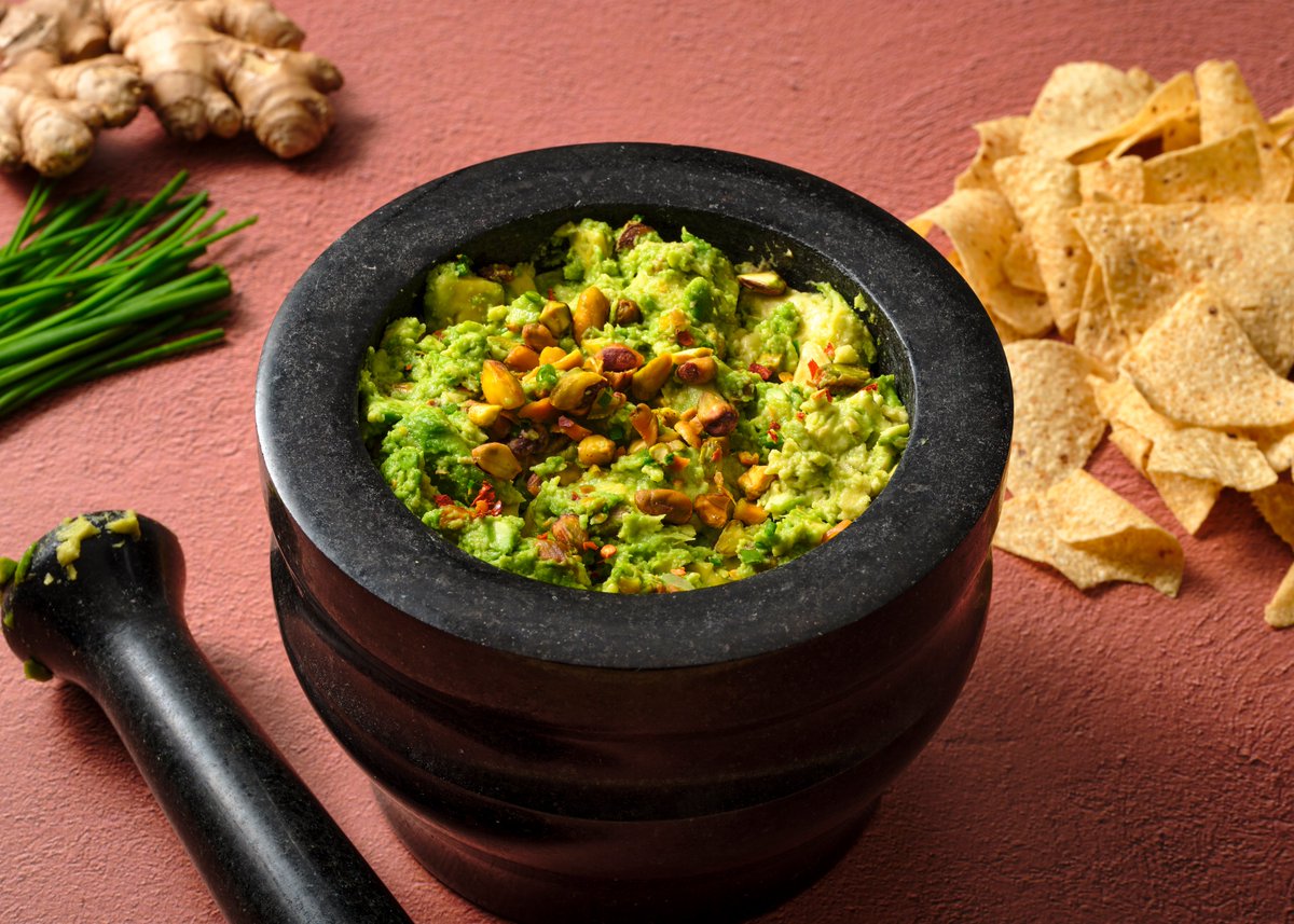 PatiJinich's tweet image. It's Mexican Independence Day and it happens to be #NationalGuacamoleDay! I guess we all need some guac today. This Ginger &amp;amp; Pistachio Guacamole is now my favorite take: patijinich.com/ginger-and-pis… @AvosFromMexico #HHM24 #AlwaysGood