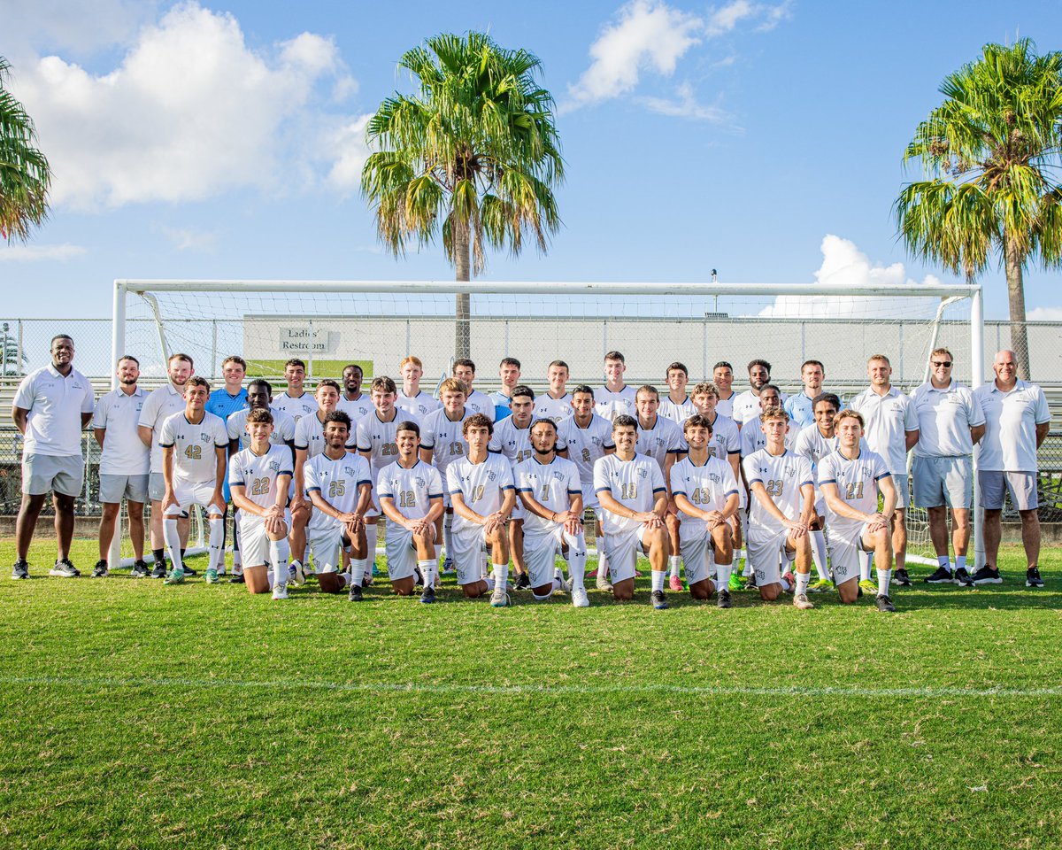 New College of Florida Men’s Soccer, Fall 2024. Sarasota, Florida.

15 different countries represented. 

#soccerinthesun☀️😎🌴