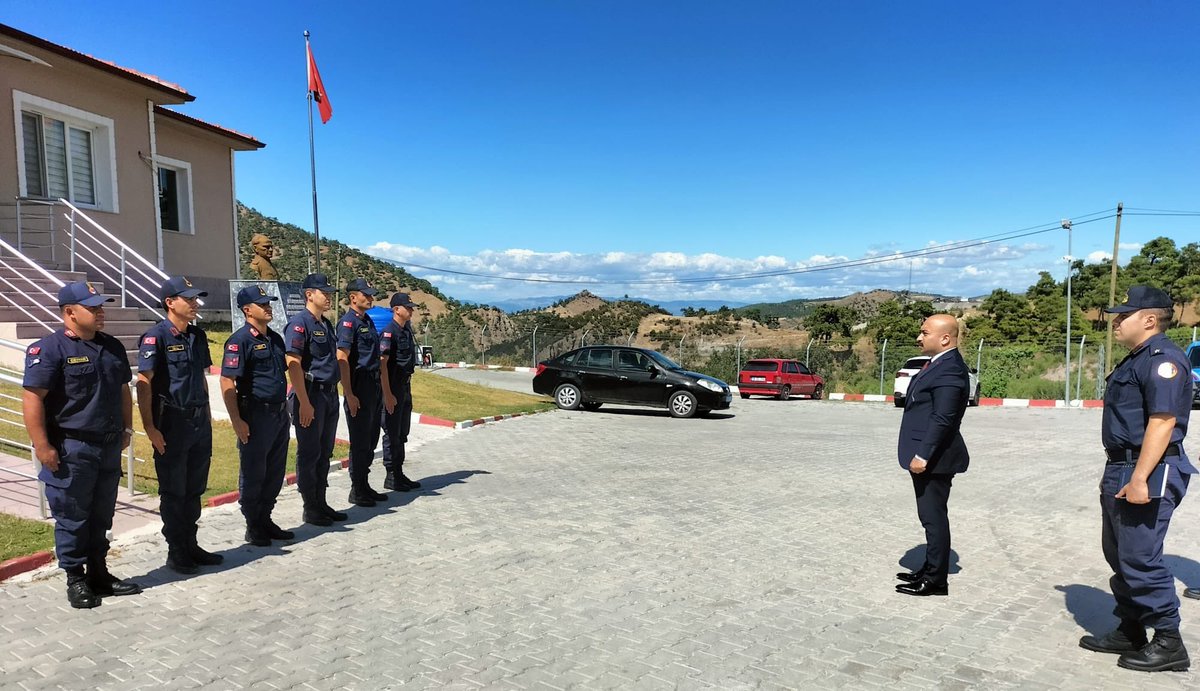 Kaymakamımız Sayın Onur ALİMOĞLU, Elmadere Jandarma Karakol Komutanlığını ziyarette bulundu.