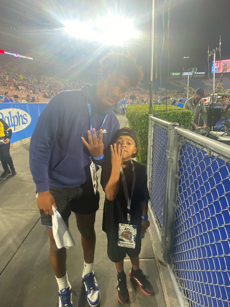 Taven Epps (@tavenepps) on Twitter photo Thank you Coach <a href="/DeShaunFoster26/">DeShaun Foster</a> and <a href="/UCLAFootball/">UCLA Football</a> for having us out there this past weekend !🙏🏼🐻 #Ttown #4sup <a href="/Tiller_Football/">Tustin Tiller Football</a> <a href="/CHawk_4/">Chris Hawkins</a> <a href="/MontrevianC/">Tre Cushionberry</a> @12gonslide <a href="/Tracy_McDannald/">Tracy McDannald 📎</a> @UCLARivals <a href="/UCLAFBRecruit/">UCLA Football Recruiting</a> <a href="/dunbar_hawkins/">Khristian Dunbar-Hawkins</a> <a href="/ChadSimmons_/">ChadSimmons</a> <a href="/GregBiggins/">Greg Biggins</a> <a href="/BrandonHuffman/">Brandon Huffman</a> <a href="/adamgorney/">Adam Gorney</a> Thank you Coach <a href="/DeShaunFoster26/">DeShaun Foster</a> and <a href="/UCLAFootball/">UCLA Football</a> for having us out there this past weekend !🙏🏼🐻 #Ttown #4sup <a href="/Tiller_Football/">Tustin Tiller Football</a> <a href="/CHawk_4/">Chris Hawkins</a> <a href="/MontrevianC/">Tre Cushionberry</a> @12gonslide <a href="/Tracy_McDannald/">Tracy McDannald 📎</a> @UCLARivals <a href="/UCLAFBRecruit/">UCLA Football Recruiting</a> <a href="/dunbar_hawkins/">Khristian Dunbar-Hawkins</a> <a href="/ChadSimmons_/">ChadSimmons</a> <a href="/GregBiggins/">Greg Biggins</a> <a href="/BrandonHuffman/">Brandon Huffman</a> <a href="/adamgorney/">Adam Gorney</a>