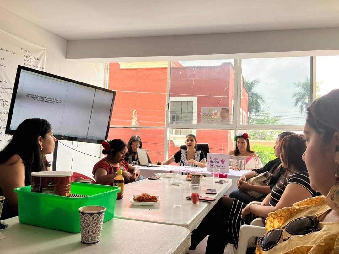 nuncapermitasac's tweet photo. En días pasados se llevó a cabo nuestra reunión mensual organizacional en donde también realizamos una tarde mexicana, con la finalidad de seguir reforzando lazos entre nosotras pues estámos seguras que la alianza entre mujeres es indispensable para construir espacios seguros. https://t.co/pmnRaOr83q