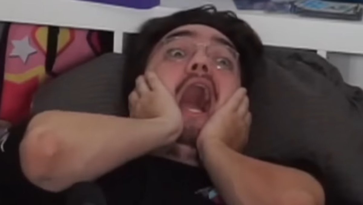 IssaGamezAlot's tweet photo. Caption this @BigPuffer https://t.co/2R51X0wXRi