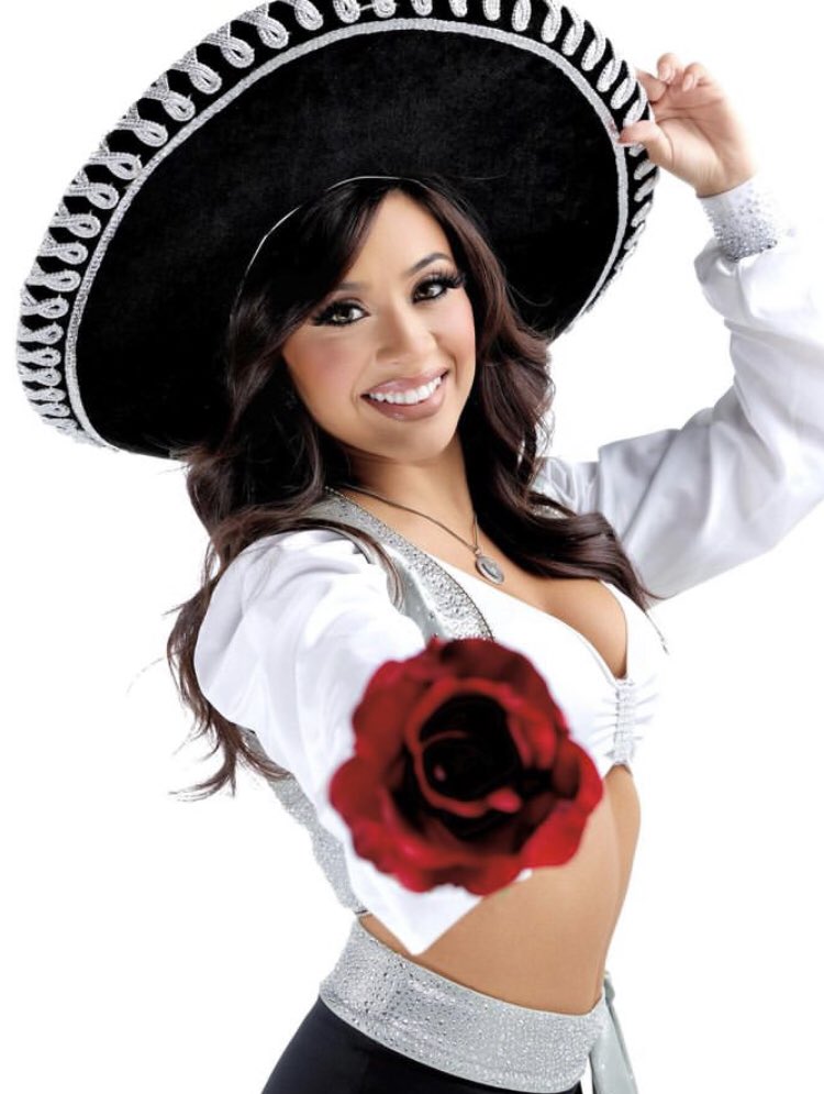 RaideretteDaily's tweet image. Feliz Día de la Independencia, Raider Nation!! 🌹 🇲🇽✨🤍

#RaiderNation | #VivaMéxico