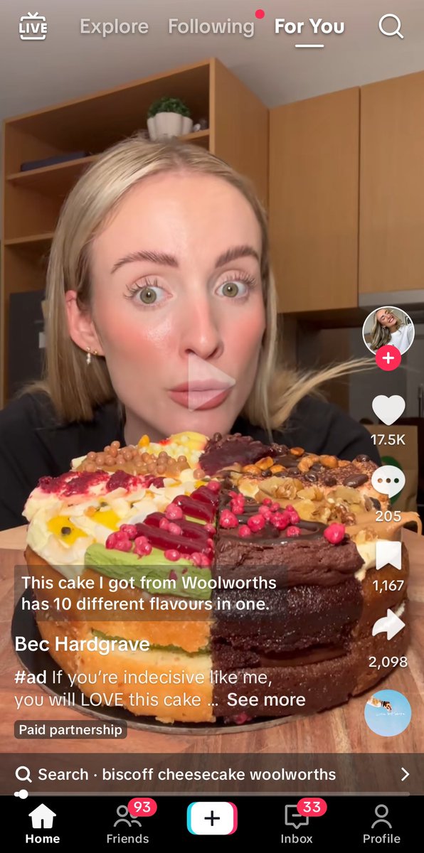 keomo3's tweet photo. @WOOLWORTHS_SA please consider this cake it looks yum https://t.co/MPV7fX608t