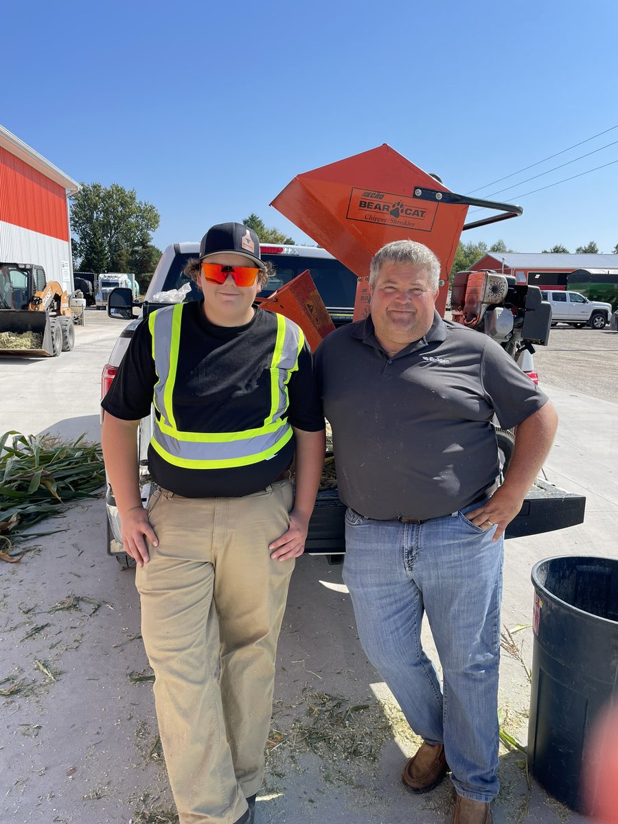 Doug Helm (@dhelmbeefguy) on Twitter photo Had a great day at the <a href="/sprucedaleag/">Sprucedale Agromart Ltd.</a> / <a href="/GrandValley/">Grand Valley Fortifiers</a> chipper event at Hanover. Samples ranged from 58% to 72% moisture! Get out and check your fields! Thanks to my buddy Mac for helping out at the chipper, it’s a dirty job but someone has to do it!! Had a great day at the <a href="/sprucedaleag/">Sprucedale Agromart Ltd.</a> / <a href="/GrandValley/">Grand Valley Fortifiers</a> chipper event at Hanover. Samples ranged from 58% to 72% moisture! Get out and check your fields! Thanks to my buddy Mac for helping out at the chipper, it’s a dirty job but someone has to do it!!