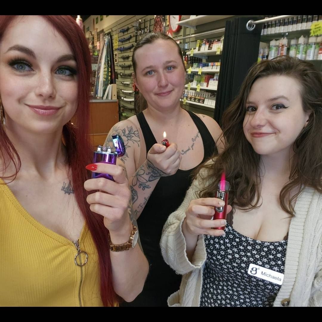 GordsSmokeShop's tweet image. Looking for a new reliable torch? 🔥 Come talk to the girls and see all the options we have to offer!

#torch #lighter #handheldtorch #flames #fire #localsmokeshop #reddeer #shoplocal