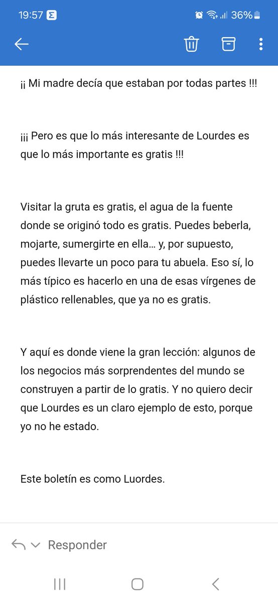 marinamyg's tweet photo. No sé quién está a los mandos del correo del Colegio de Fisioterapeutas de Castilla y León,  pero creo que le ha sentado mal la vuelta de las vacaciones 🤣🤣🤣 https://t.co/r7BQue7xkf