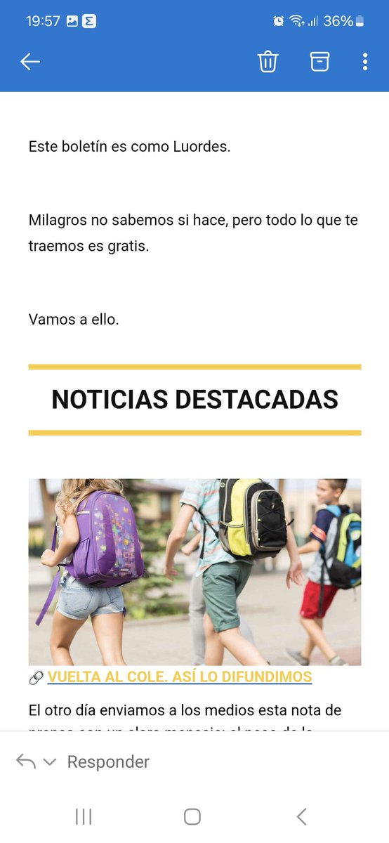 marinamyg's tweet photo. No sé quién está a los mandos del correo del Colegio de Fisioterapeutas de Castilla y León,  pero creo que le ha sentado mal la vuelta de las vacaciones 🤣🤣🤣 https://t.co/r7BQue7xkf