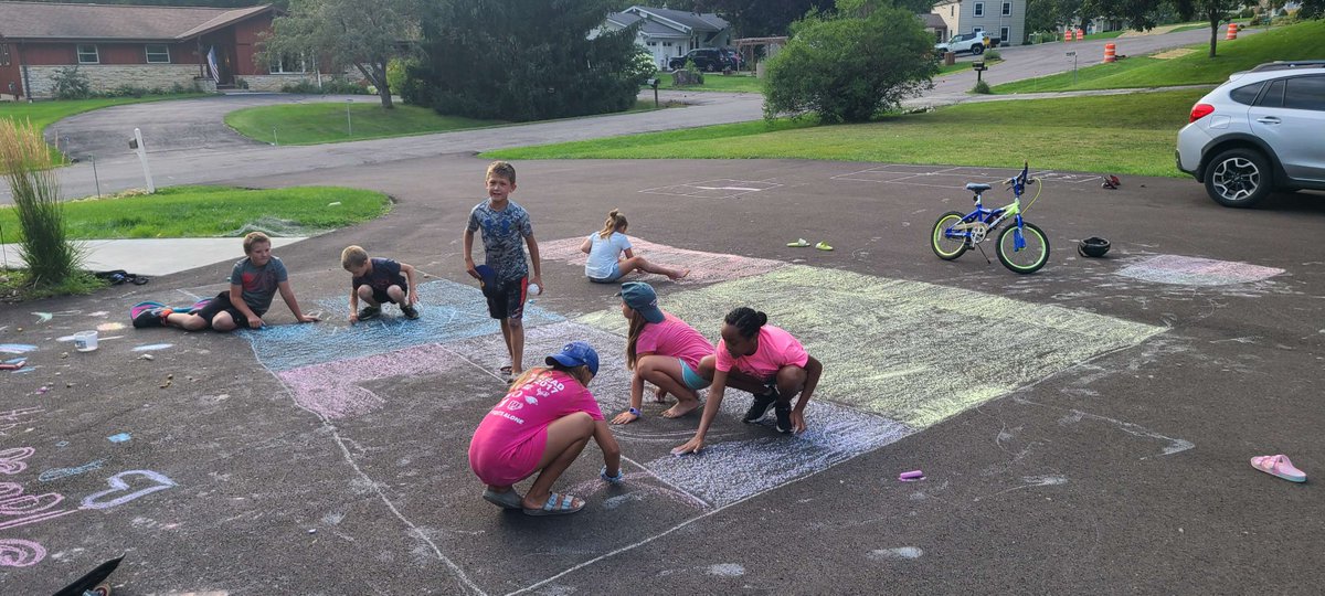 If we want to get kids out of the virtual world, we must get them back into the real one. It's engaging—three more senses are involved. 

Get your kids into the real world with our FREE Independence Kit 👉 ow.ly/Kege50TlCBa

#ChildIndependence #LetGrow #ChildhoodUnplugged