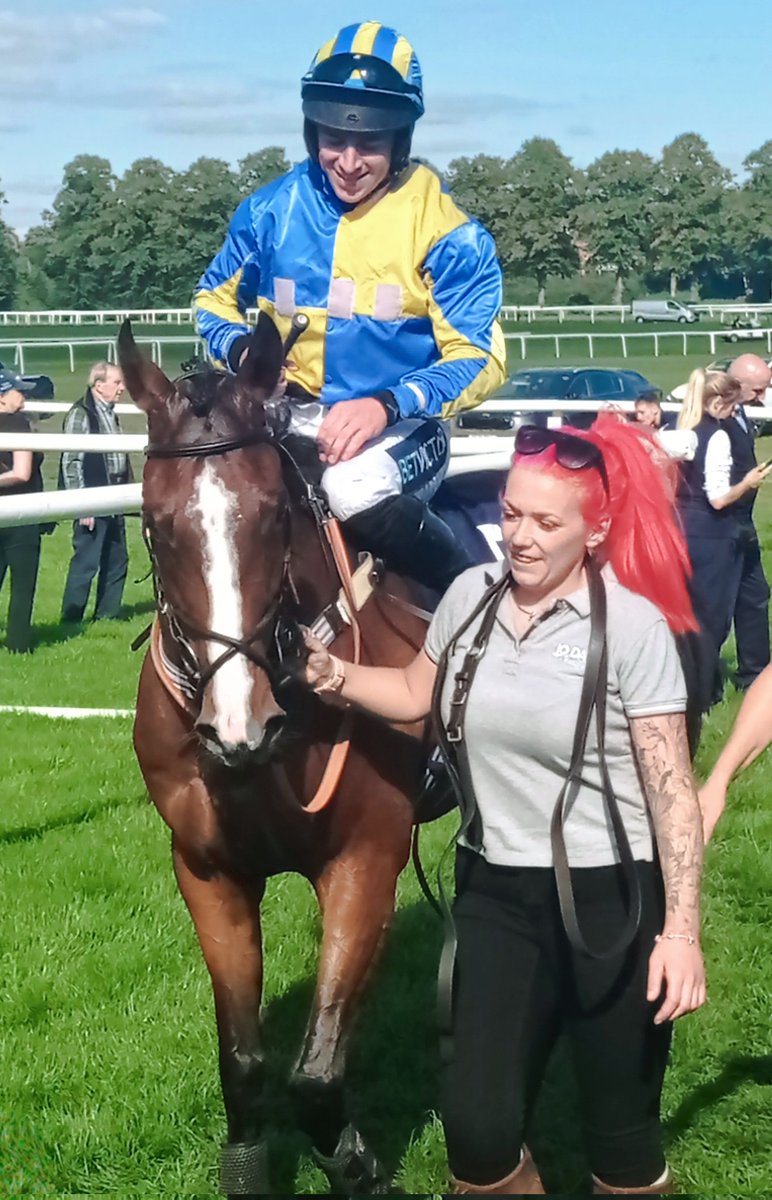 <a href="/BarOneRacing/">Bar One Racing</a> <a href="/Jodavis9/">Jo Davis</a> <a href="/WorcesterRaces/">Worcester Racecourse</a> <a href="/GavinSheehan92/">Gavin Sheehan</a> <a href="/jamiesnowden/">Jamie Snowden</a>