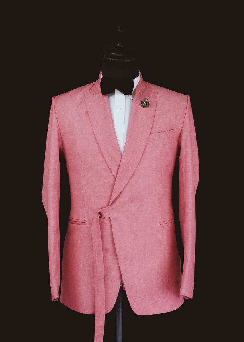 StiitchClothing's tweet photo. Catch Mister Yahaya in our Handmade Double Breasted Peach Suit 🤵🏾

Interested in rocking a look like this? Send us a DM now! https://t.co/Cp4ozlxdZf