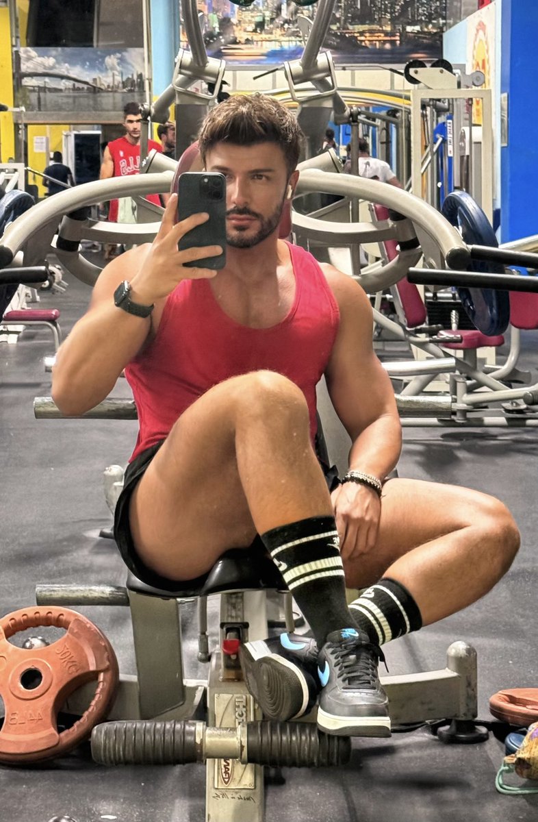 _XPaolo_'s tweet photo. Lunedì di metà settembre con clima decisamente autunnale.
Com’è che si dice? …da oggi Dieta &amp; Palestra https://t.co/JrYR2lh8dG
