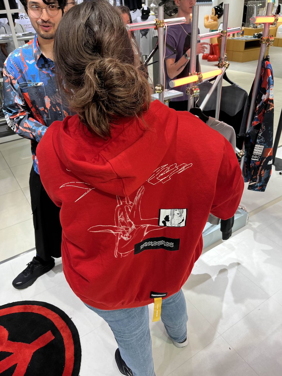 Got to meet <a href="/TheAn1meMan/">Joey Bizinger</a> and <a href="/akidearest/">Akidearest</a> at the <a href="/nonsensejapan/">NØИSENSE</a> pop up last Friday and tell them how much it meant to me that they enjoyed Bowser’s Challenge. It was cool to know two of my favorite creators enjoyed something I helped make :).