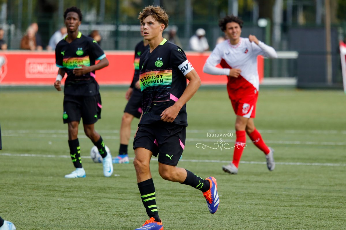 WelvLaura306's tweet photo. PSV O16
Instagram lauravw40_ https://t.co/G0v9bX5S0J