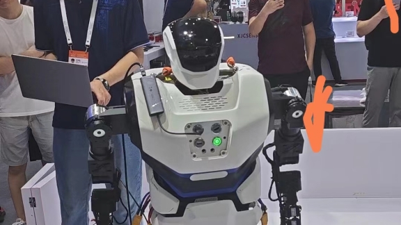 ApolloTechSpec's tweet image. The movie iRobot is getting closer to reality. A recent tech conference showcased the advancements of humanoid robots.
#ApolloTechSpecialist #RobotTech #HumanoidRobots shine.cn/biz/tech/24070…