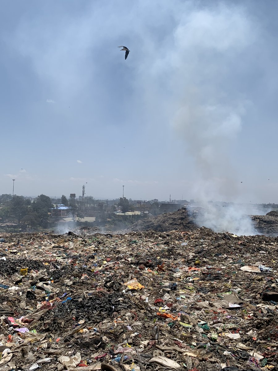 Ashleynganga_'s tweet photo. I visited the Dandora dumpsite, something truly demands our attention.From the moment we set foot on the path leading to the site, the shift in air quality was striking. The overwhelming amount of waste ranging from household  etc,was a stark reminder of the environmental crisis https://t.co/uivsGJTla4