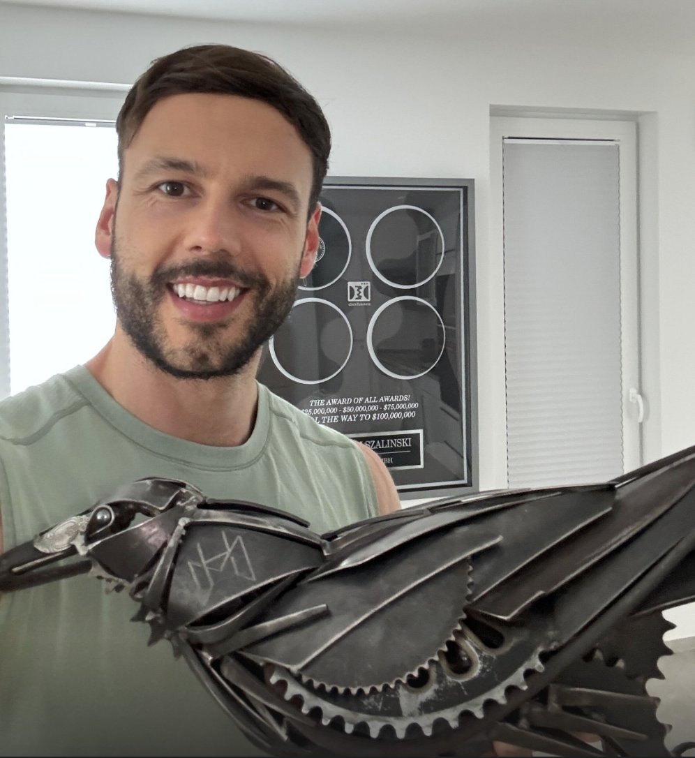 Alex Becker 🍊🏆🥇 tweet media