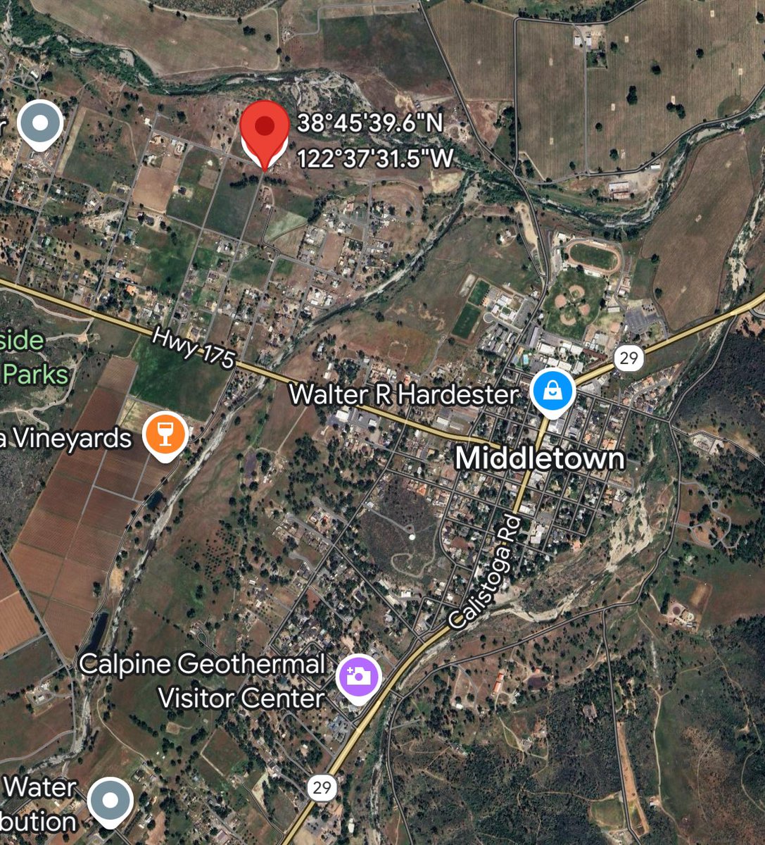 CALFIRELNU's tweet photo. #PoppyFire: CAL FIRE/South Lake County FPD is at scene of a vegetation fire, approximately 1/2 acre in grass and brush near the 15200 block of Poppy Lane in Middletown. The fire is burning at a moderate rate of spread. https://t.co/VzHBiDkXGz
