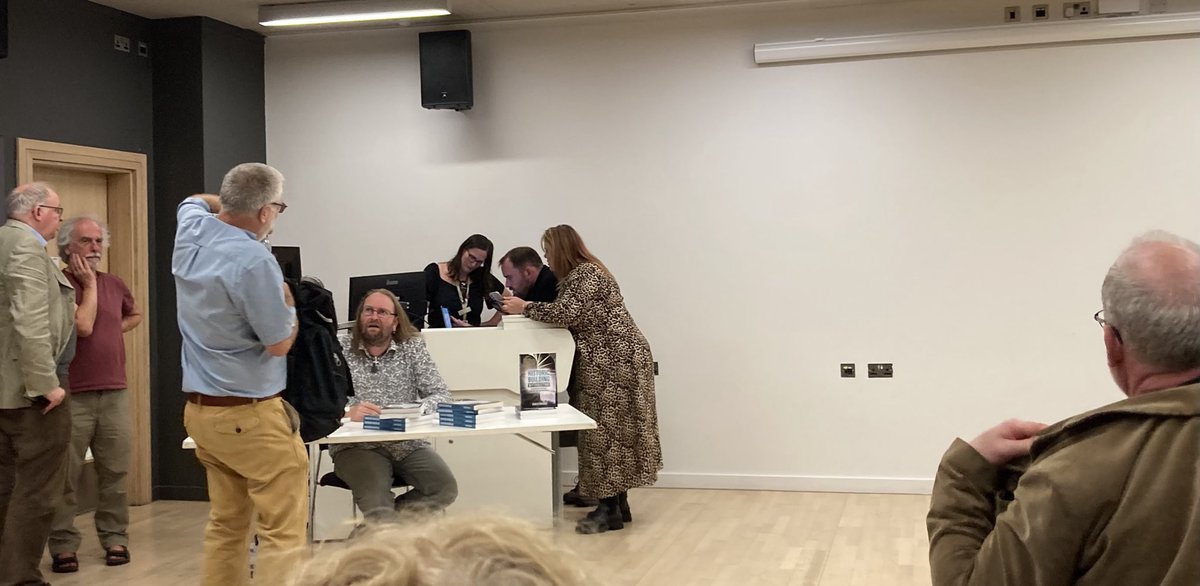 Just about to kick off (if the technology allows!) - ⁦<a href="/jpwarchaeology/">James Wright</a>⁩ talking to ⁦<a href="/WorcsArchSoc/">WorcsArchSoc</a>⁩ ⁦<a href="/TheHiveWorcs/">The Hive</a>⁩