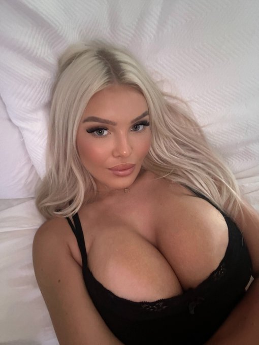 Motorboat? https://t.co/YbNROt1xUU