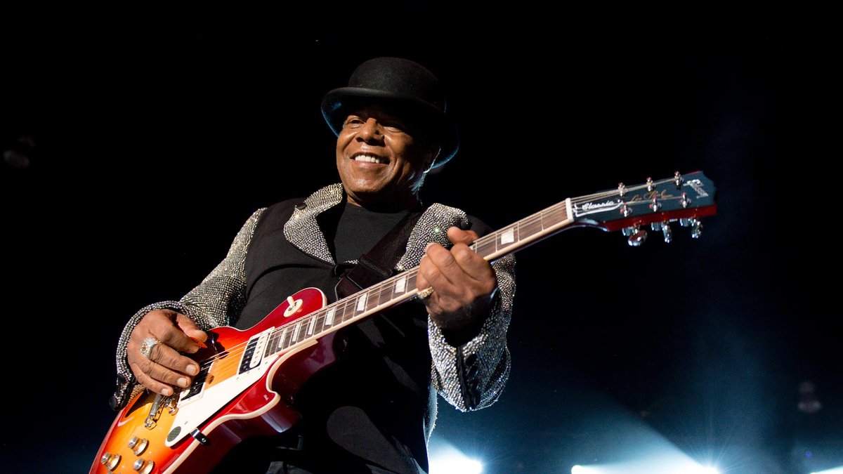 Adiós a una leyenda del pop: Tito Jackson fallece a los 70 años 🕊️🎸

El hermano mayor de Michael Jackson deja un legado imborrable en la historia de la música.  La noticia fue confirmada por sus hijos, quienes expresaron su profundo dolor y agradecimiento por el amor mostrado.