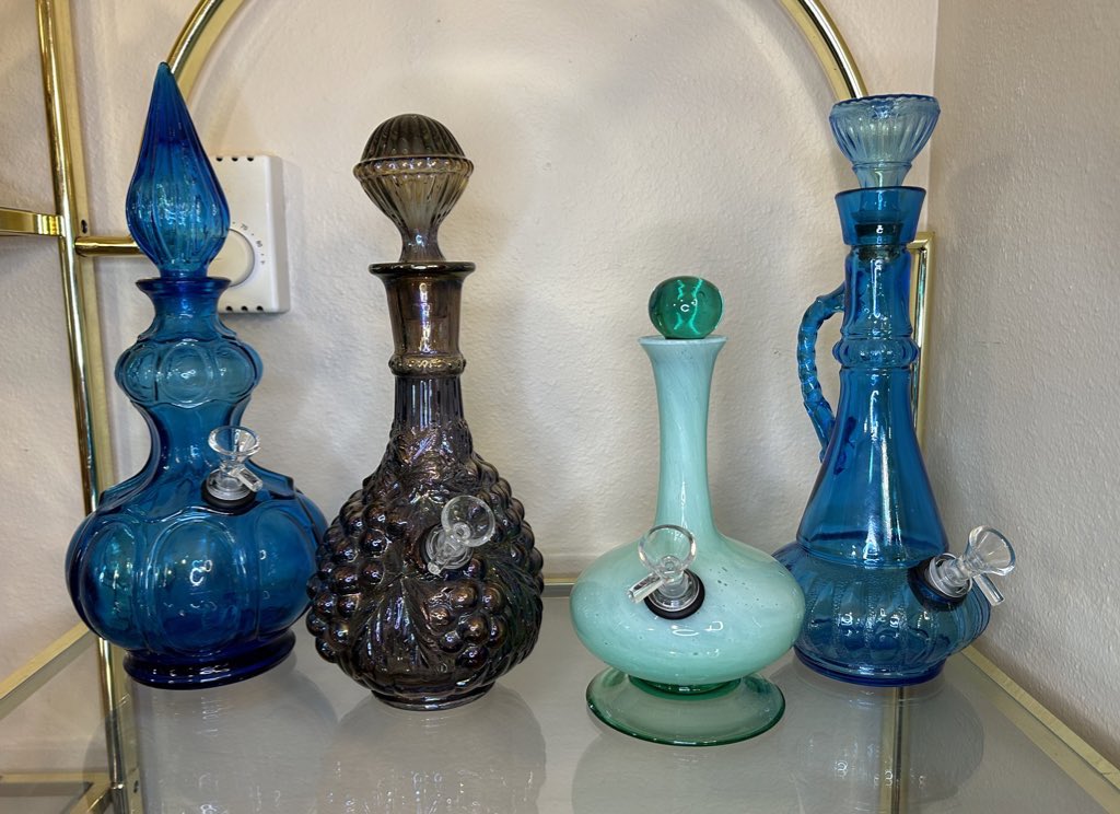 Obsessed with my bongs✨