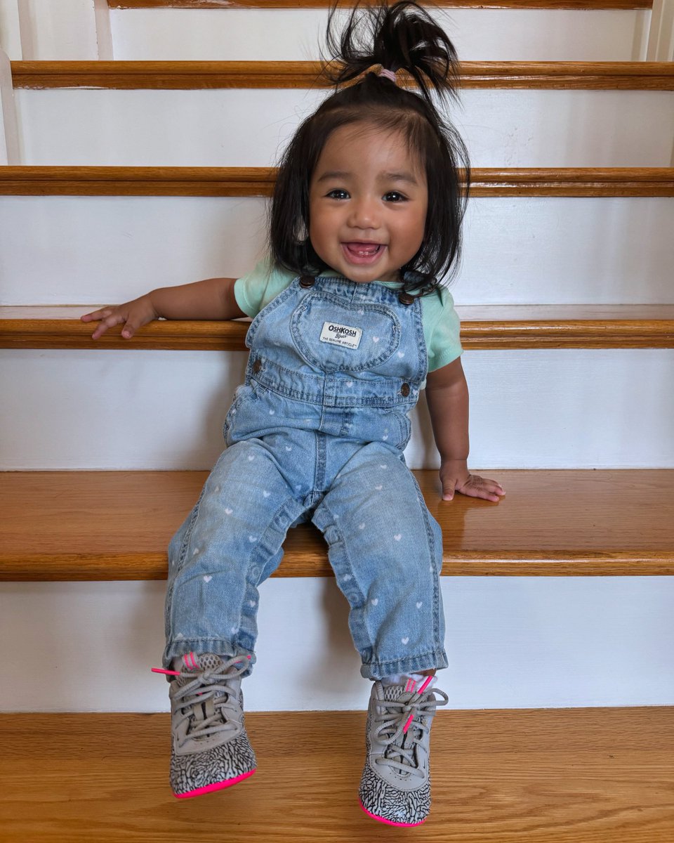 Vote for my youngest for BABY OF THE YEAR, please 🙏🏽 

babyoftheyear.org/2024/sothy-vic…