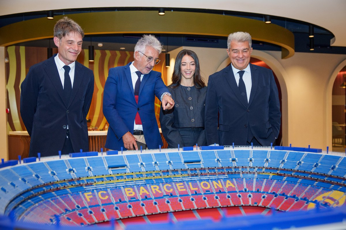 Estic molt feliç de seguir vinculada al club de la meva vida fins al 2028. Sóc culer des de que vaig néixer i vull continuar fent història amb el <a href="/FCBfemeni/">FC Barcelona Femení</a> . Gràcies a tots els qui ho heu fet possible! 💙❤️