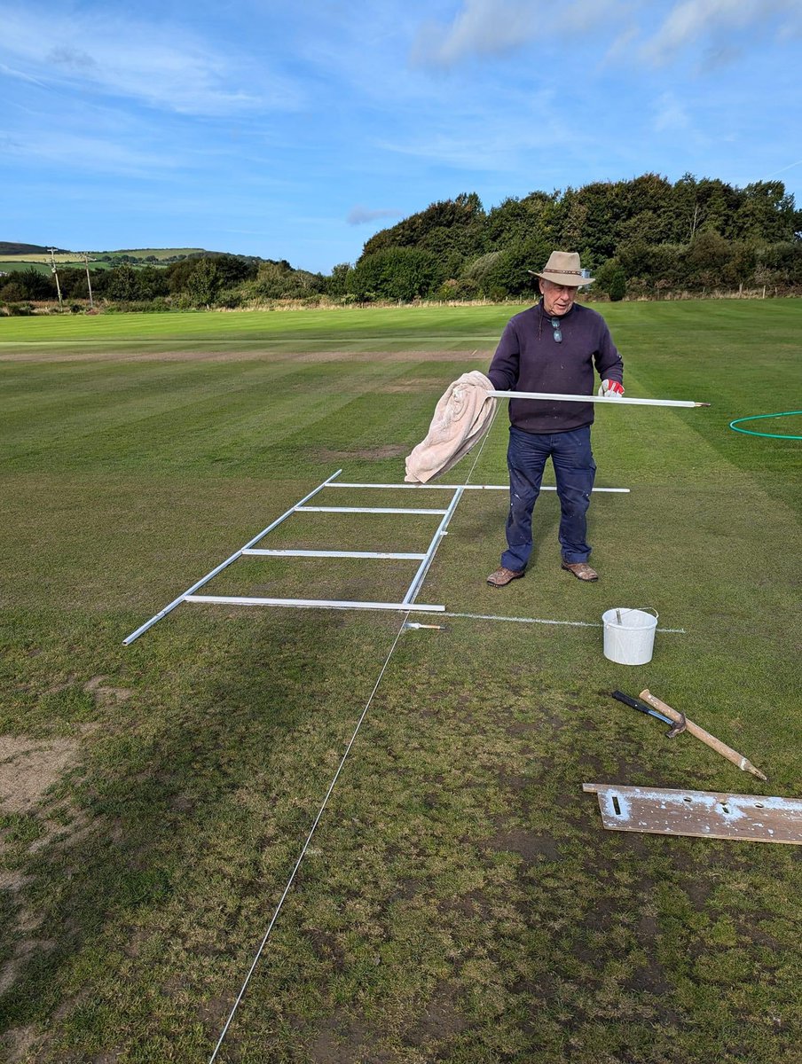 Dai the Groundsman has been preparing our pitches at the Geufron for the best part of 25 years. Last weekend saw him marking out his final pitch before a seriously well-earned retirement. His enthusiasm, dedication and expertise will be irreplaceable. Diolch yn fawr, Dai #legend