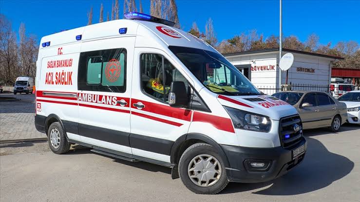 #Memişoğlu100BinAtama içinden hastane öncesi acil bakımın önem arz ettiği branşlardan Paramediklere 10 bin atama, Att'ler için de geriye kalan mezun meslektaşlarımızı da alarak eritmenizi istiyoruz. 
<a href="/drmemisoglu/">Prof. Dr. Kemal Memişoğlu</a> <a href="/saglikbakanligi/">T.C. Sağlık Bakanlığı</a> <a href="/acilafetgovtr/">T.C. Sağlık Bakanlığı Acil Sağlık Hizmetleri</a>