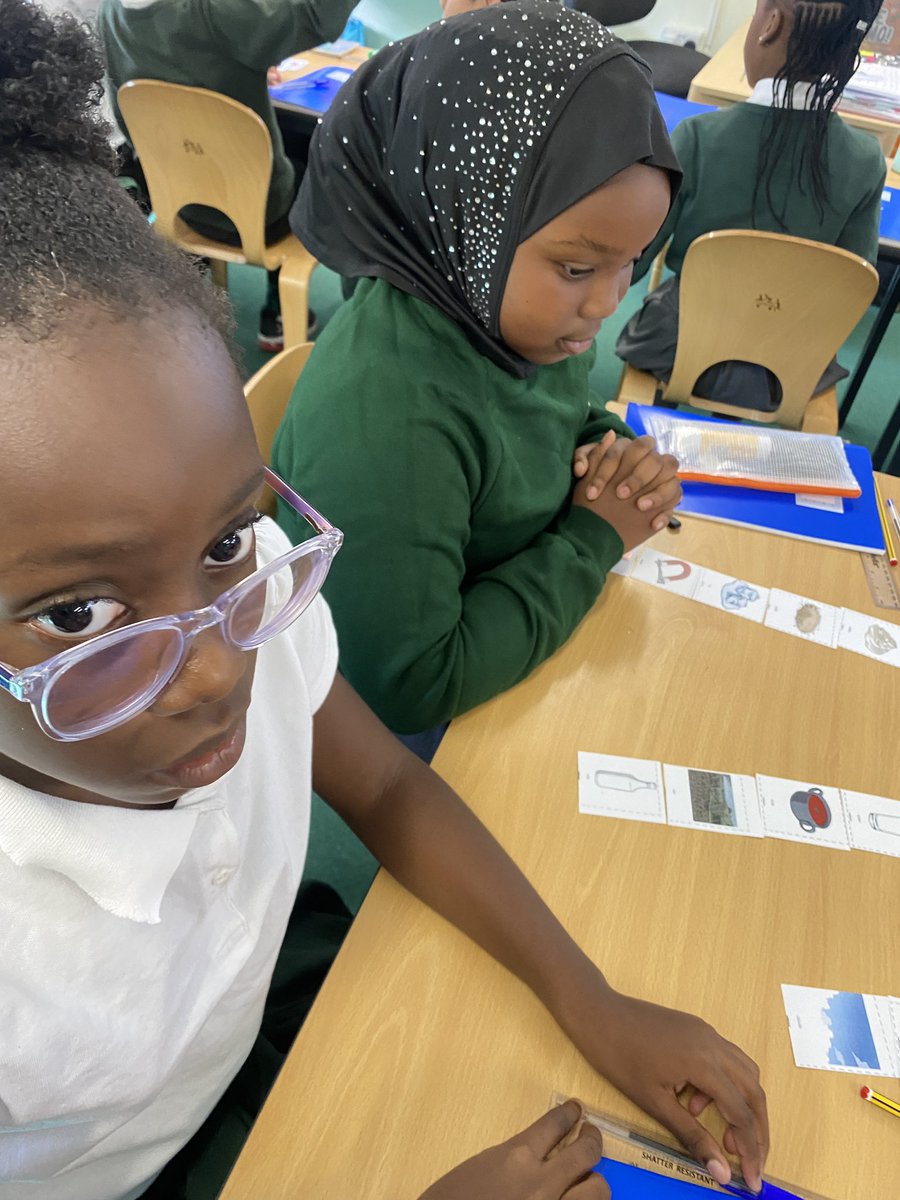 Discovery_Y4's tweet photo. Autumn ๐ 1๏ธโฃ A New Chapter ๐
Some super ๐ Science ๐งฌ learning in Year 4๏ธโฃ this afternoon as our scientists ๐งโ๐ฌ๐ฉโ๐ฌ classified solids ๐งฑ, liquids ๐ง and gases โ๏ธ Lots of discussion ๐ฌ and new learning ๐ง was had!
#Year4 #DPS #Oracy #Statesofmatter #Sosolid https://t.co/mwRRC3IZtz