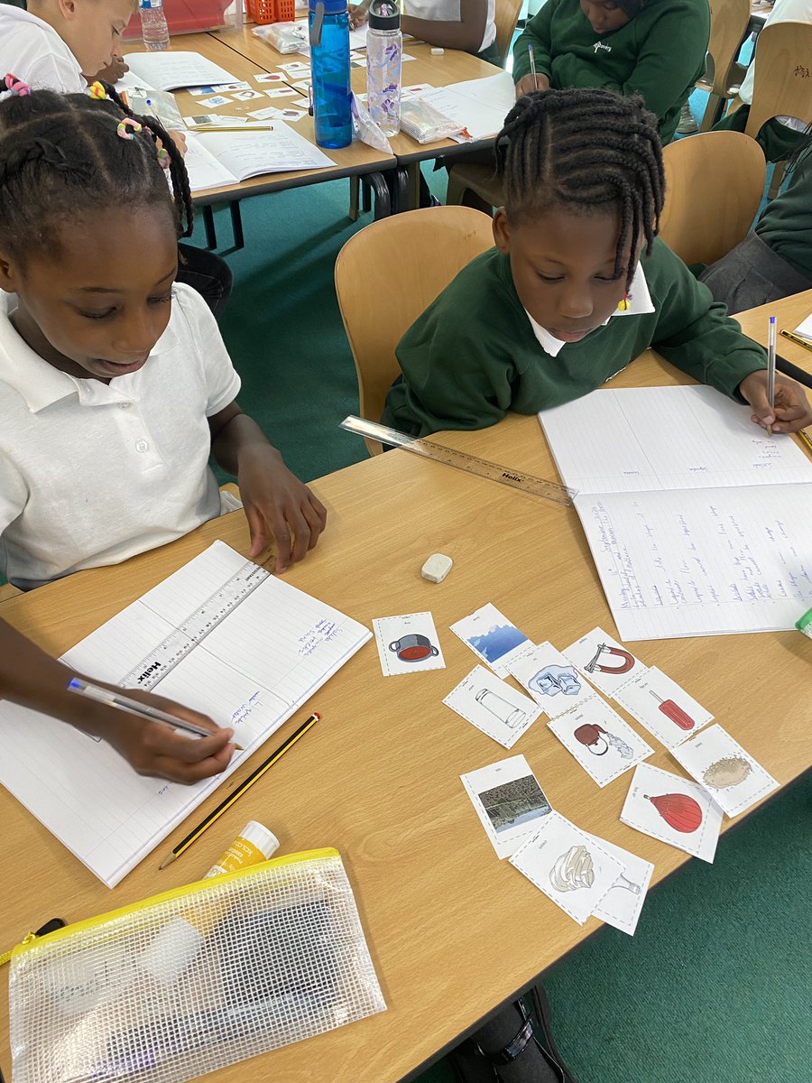 Discovery_Y4's tweet photo. Autumn ๐ 1๏ธโฃ A New Chapter ๐
Some super ๐ Science ๐งฌ learning in Year 4๏ธโฃ this afternoon as our scientists ๐งโ๐ฌ๐ฉโ๐ฌ classified solids ๐งฑ, liquids ๐ง and gases โ๏ธ Lots of discussion ๐ฌ and new learning ๐ง was had!
#Year4 #DPS #Oracy #Statesofmatter #Sosolid https://t.co/cG9im6Anne