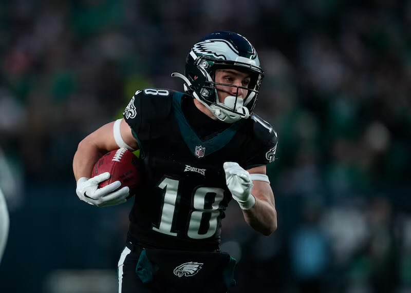 JoshReynolds24's tweet image. 🦅 BIRDS GAMEDAY TRADITION IS BACK 🦅

In honor of my guy @brit_covey2 &amp;amp; the Birds home opener tonight, let’s do another giveaway! WHEN the Birds win, someone will win a signed Covey picture, Covey rookie card &amp;amp; jersey of their choice! To win:

1) Like &amp;amp; Retweet
2) Follow…