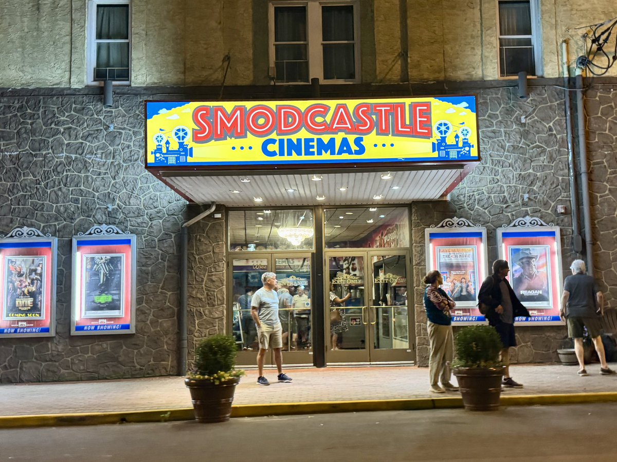 PokeProfNet's tweet image. Made sure to catch #The430Movie on opening night at @SmodCinemas. Definitely scored some bonus points seeing the film in the theater where it was filmed. Huge kudos to @ThatKevinSmith for bringing us back to a much simpler time. It’s absolutely a must see!

#Smodcastle