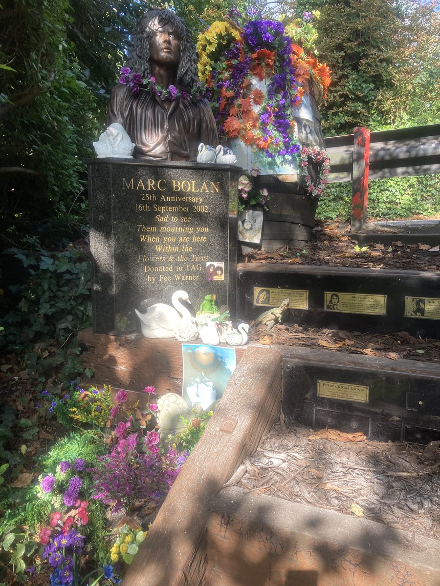 Paying homage to Marc Bolan at his shrine near Barnes Common. Sadly missed.  #MarcBolan
