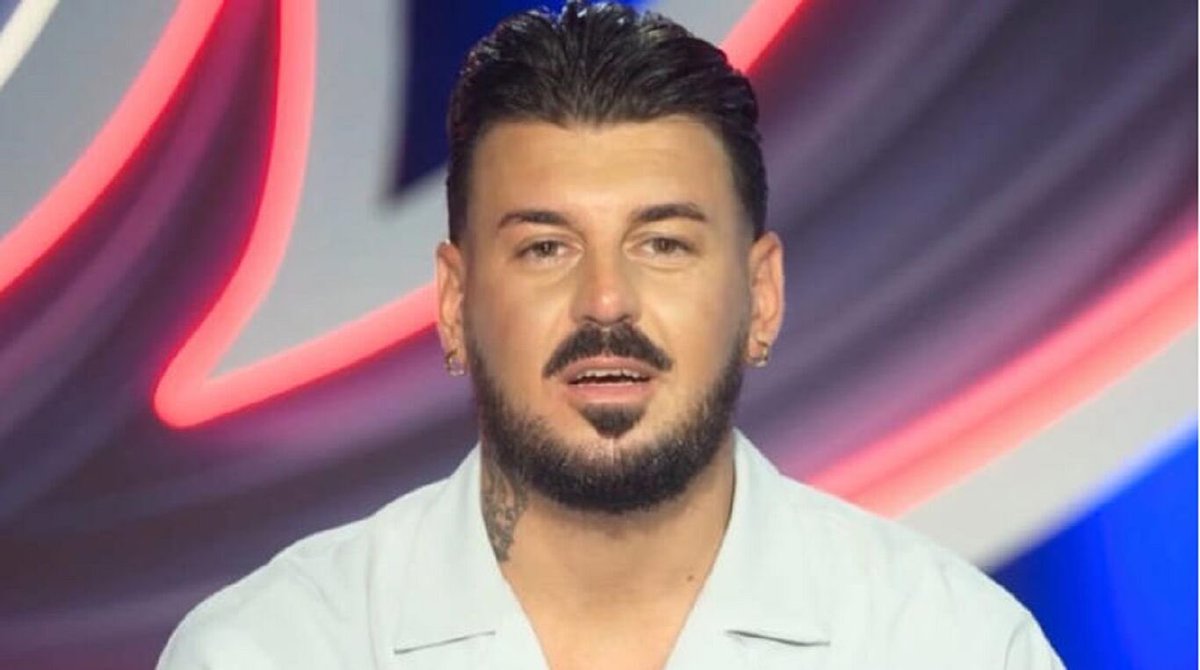 PostMagoneh's tweet photo. Bro però si fess
Sei andato a temptation dove ti sei fatto la peggio figura di merda della storia, nonostante tutto ti danno la possibilità di ripigliarti la faccia e te fa questo? M tutt’appost? #gf #GrandeFratello https://t.co/6im6lvQjBS