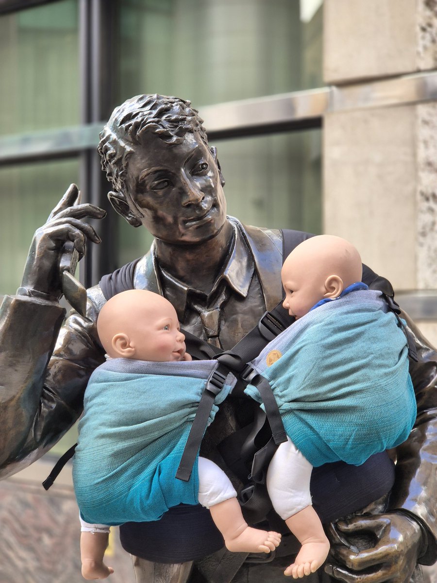 I came across a team raising awareness about paternity laws in the UK by creatively repurposing the LIFFE Trader on Dowgate Hill.

Did you know that UK statutory paternity leave offers 2 weeks of paid leave? With statutory pay  £172.48! 

The thought of twins gave me a scare! 😅