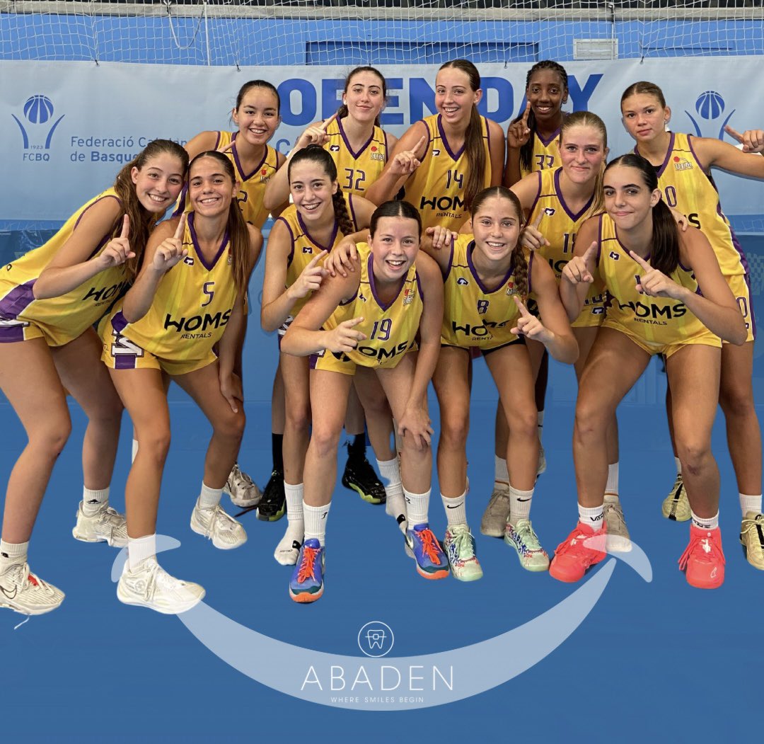 uemataro's tweet photo. 😁 El 𝘀𝗼𝗺𝗿𝗶𝘂𝗿𝗲 @abadendentistas del 1r cap de setmana de bàsquet base és per les 𝗖𝗮𝗱𝗲𝘁𝘀 𝗔 𝗶 𝗕!
✅ Les Cadet A van debutar a l’OpenDay de #PreferentA amb victòria mentre que les de #1rAny ho van fer amb un triomf a casa!
🙌🏻🎂 La millor manera de celebrar l’inici de lliga i l’aniversari del coach d’ambdós equips, en Xavi Duatis! Seguim!
#somgrocs💛💜