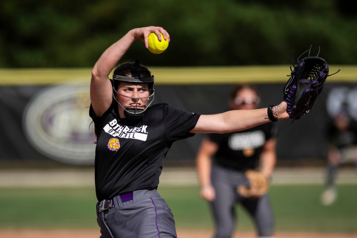 WIUSoftball's tweet image. Nothing beats fall ball 🍂

#GoNecks | #OneGoal