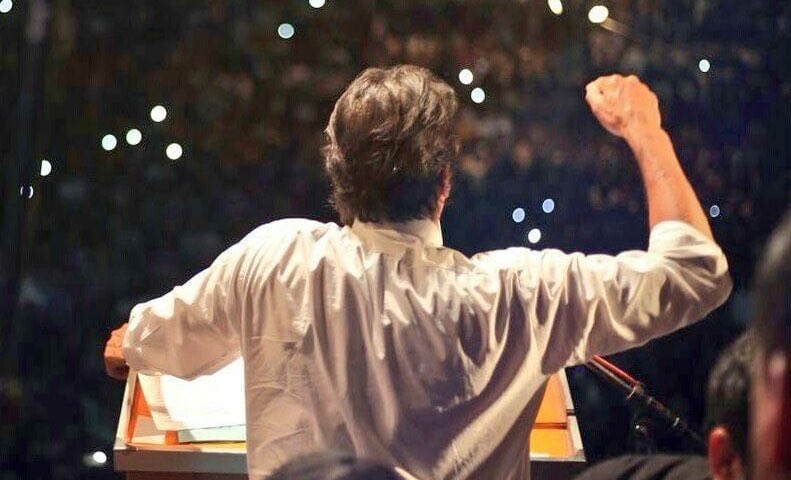 dexiewrites's tweet photo. koi khalish hai hawaon mein bin tere… https://t.co/eM3iAv6KEC