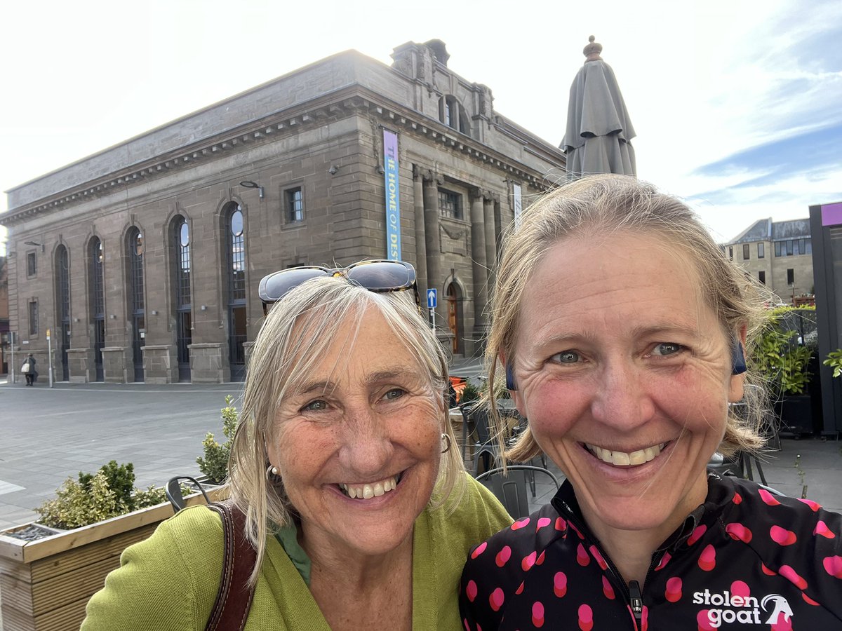 Two people passionate about making physical activity support a standard of care for those living with and after cancer shooting the breeze in a very sunny Perth. Turns out we’ve got far more in common than that passion. So lovely to see you Anna!