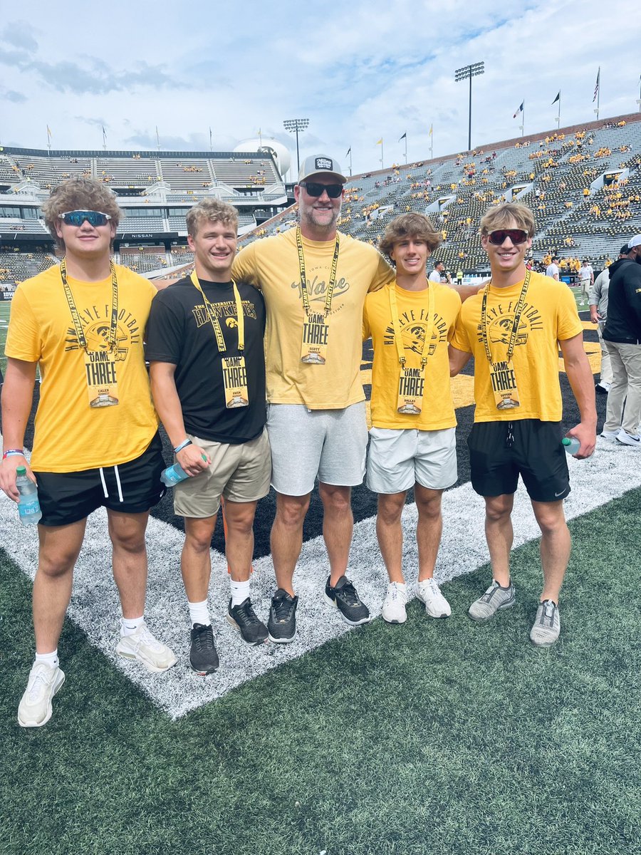 Owen Drapeaux (@owendrapeaux) on Twitter photo I had a great time at Iowa last weekend! Thank you for having me <a href="/TylerBarnesIOWA/">Tyler Barnes</a> <a href="/LeVarWoods/">LeVar Woods</a> I had a great time at Iowa last weekend! Thank you for having me <a href="/TylerBarnesIOWA/">Tyler Barnes</a> <a href="/LeVarWoods/">LeVar Woods</a>
