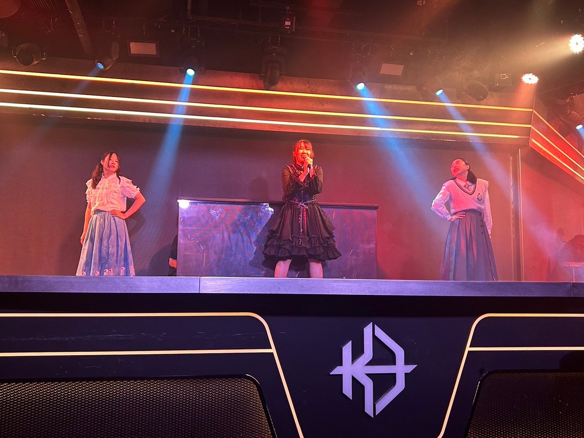 mf__stage's tweet photo. 『#午後9時15分の演劇論』
9月16日をもって全公演終演いたしました。
ご来場いただいた皆さま、本当にありがとうございました🙇

普段なら交わることのなかったメンバーで、だからこそいろんな人が役職に縛られないいろんな才能と努力を持ち寄った、素敵な座組です。

また、お会いできる日を願って�� https://t.co/dCeVtzZtFC