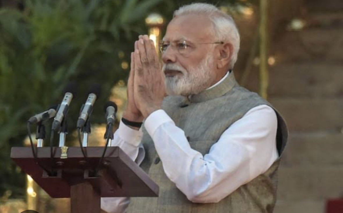 माँ भारती के अनन्य उपासक एवं सनातन संस्कृति के संवाहक तथा आधुनिक भारत के शिल्पकार विश्व के सर्वाधिक लोकप्रिय प्रधानमंत्री आदरणीय श्री <a href="/narendramodi/">Narendra Modi</a> जी को जन्मदिवस की हार्दिक शुभकामनाएं।

प्रभु श्रीराम से आपके उत्तम स्वास्थ्य एवं दीर्घायु जीवन की कामना है 

#HappyBdayModiJi